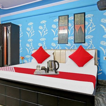 Flagship Hotel Decent Stay Near Pvr Vikaspuri Delhi New Delhi Exterior photo