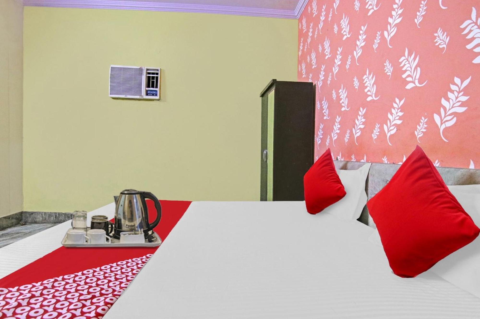 Flagship Hotel Decent Stay Near Pvr Vikaspuri Delhi New Delhi Exterior photo
